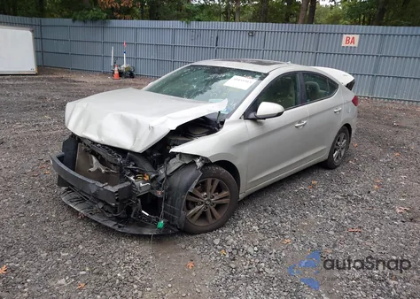 2018 Hyundai Elantra Value Edition z USA, uszkodzony, nr VIN 5NPD84LF5JH305435